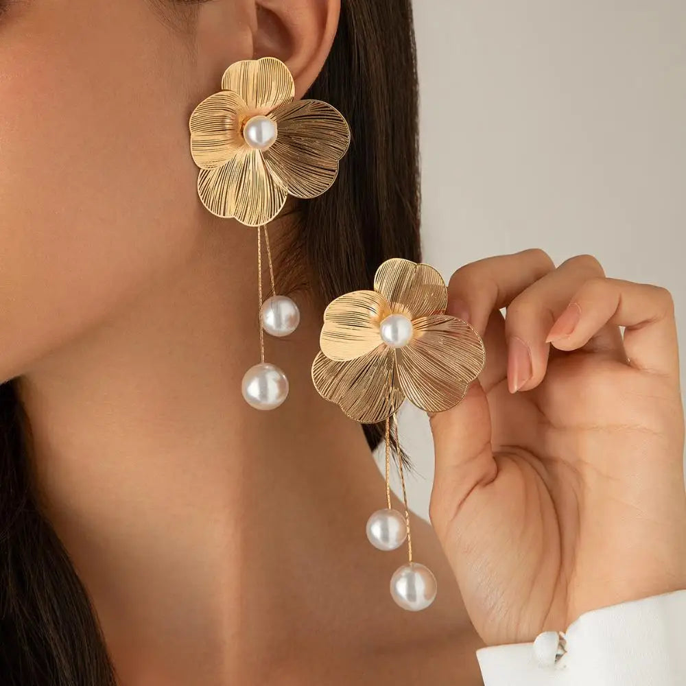 Pendientes Colgantes Flor y Perlas oro