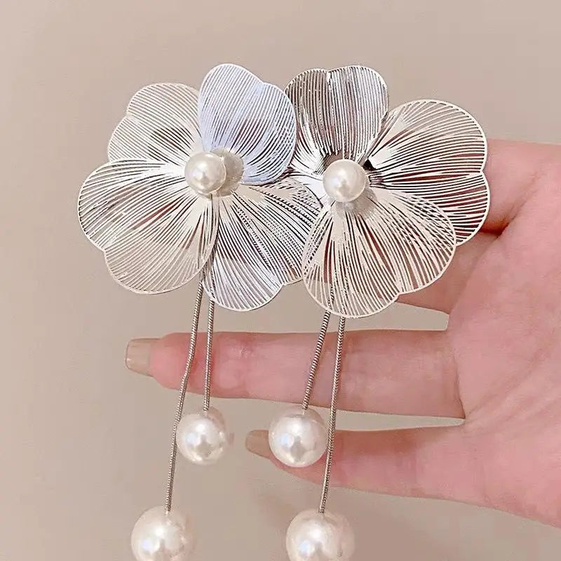 Pendientes Colgantes Flor y Perlas plata