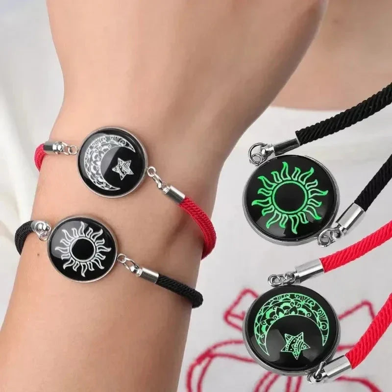 Pulsera con Media Luna y Sol Luminoso rojo y negro
