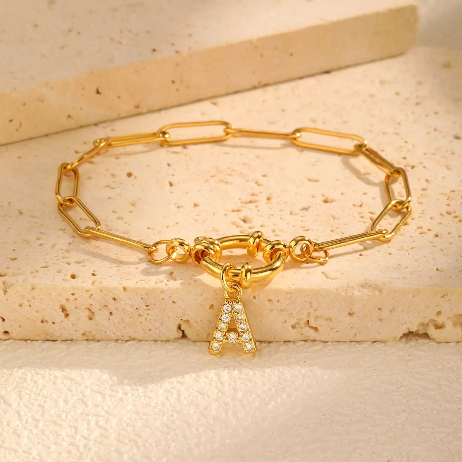 Bracelet avec initiale couleur or - lettre