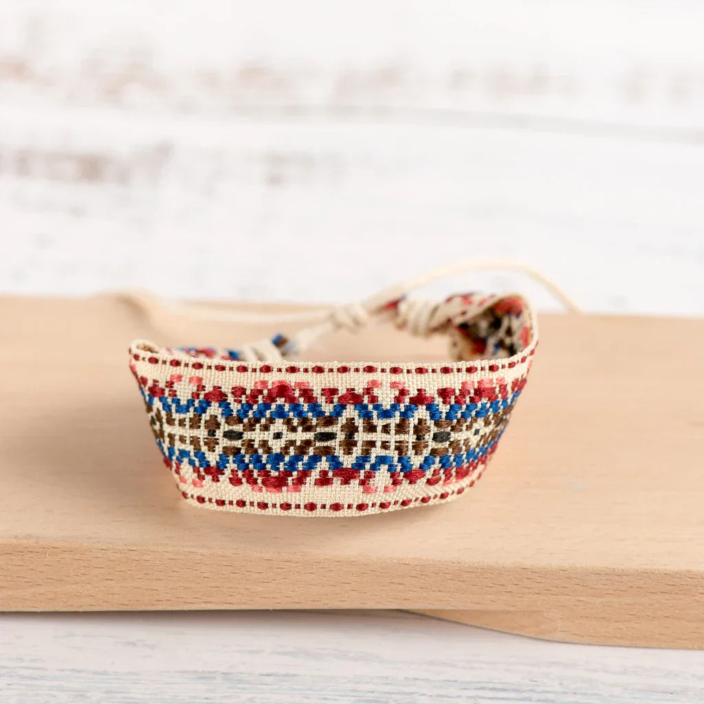 Bracelet brésilien boho brodé fait main