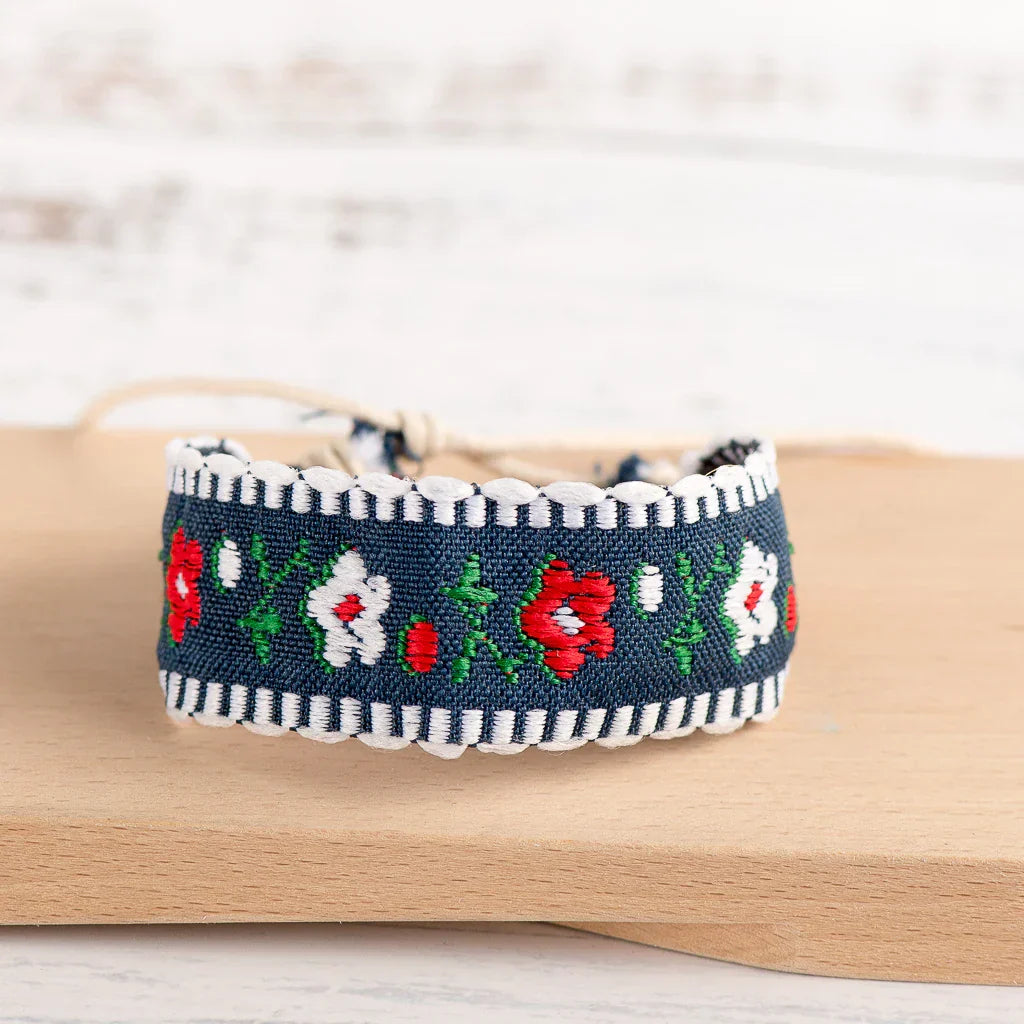 Bracelet brésilien boho brodé fait main