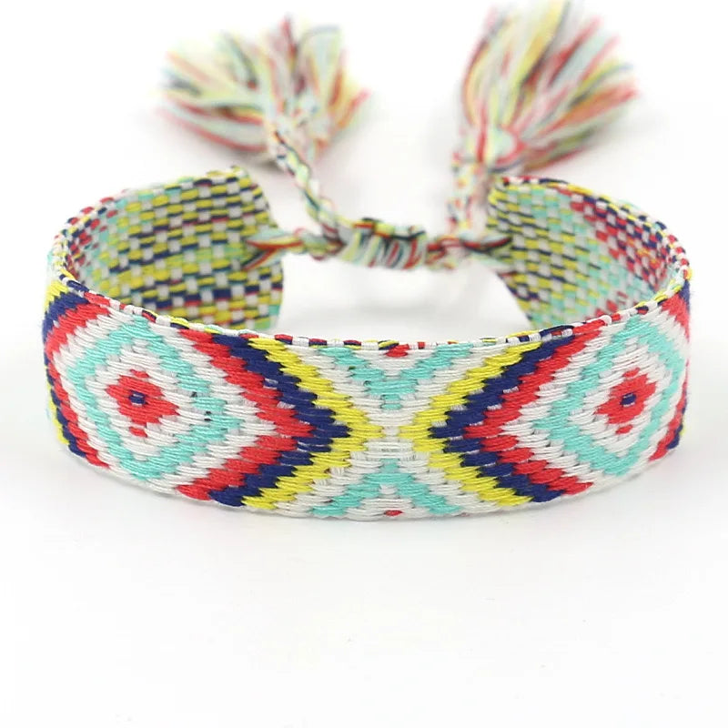 Bracelet brésilien large à motifs géométriques