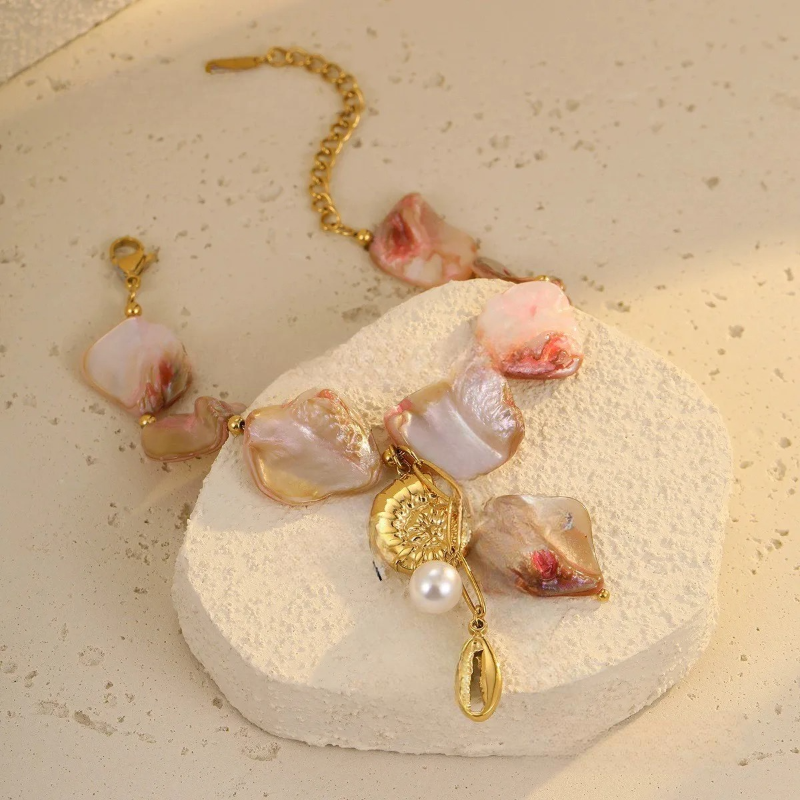 Pulsera de Conchas con Hermosas Perlas de Nácar
