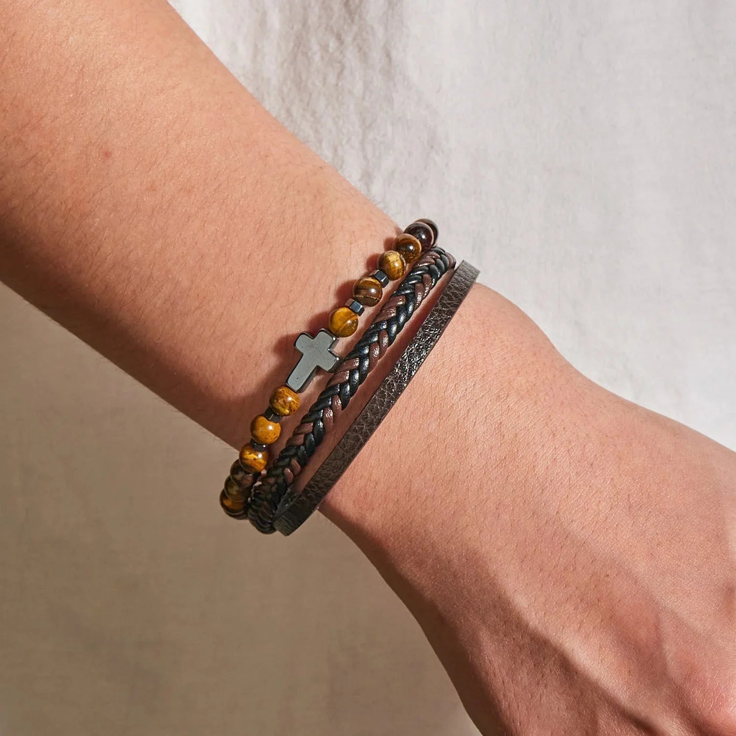 Pulsera Cruz Rosario Piedras Naturales y Cuero