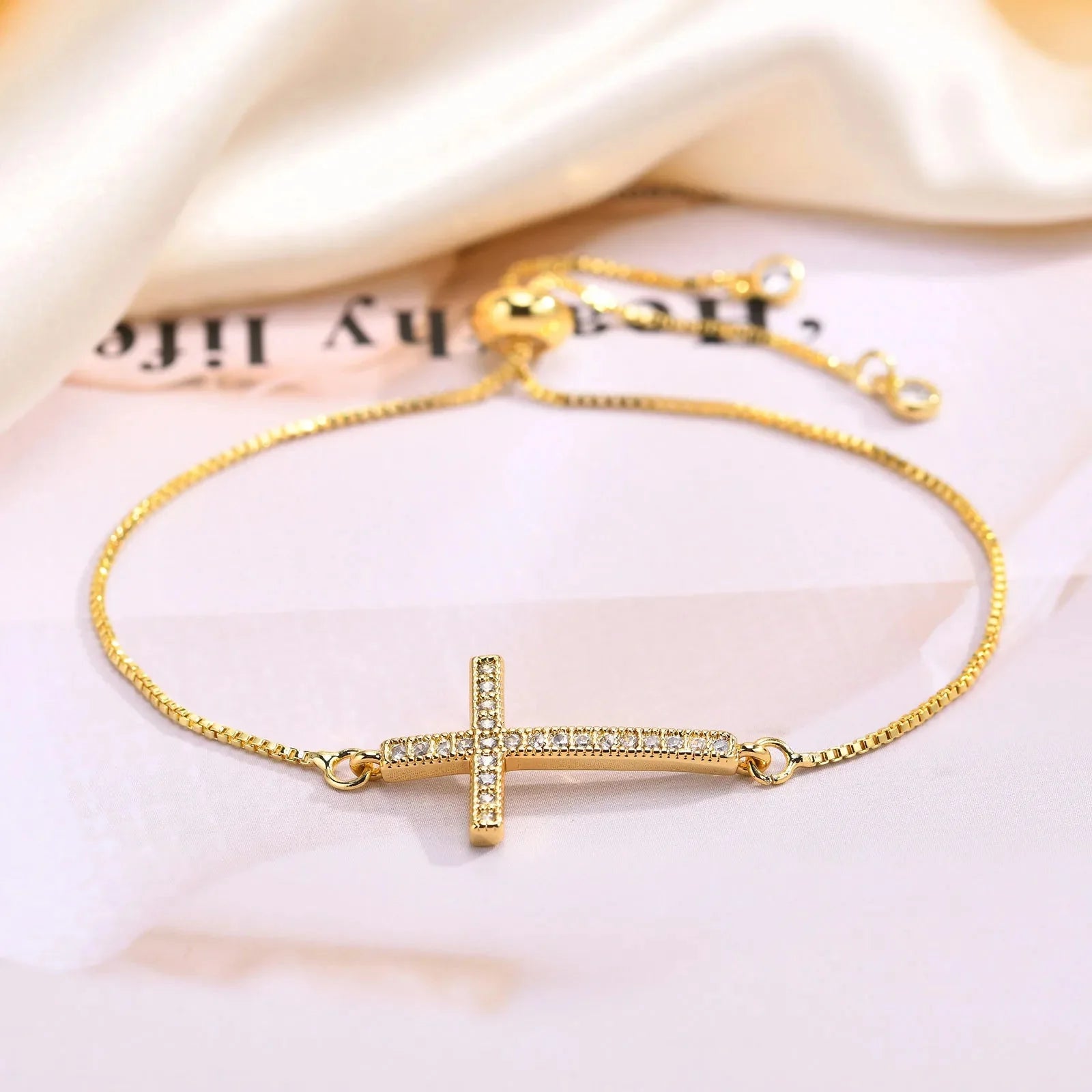 Pulsera Cruz Cristiana de Circonio para Mujer