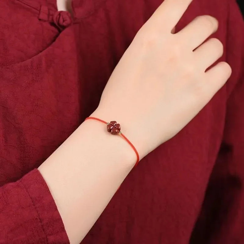 Pulsera de Cuerda con Trébol de 4 Hojas en Piedra de Cinabrio rojo