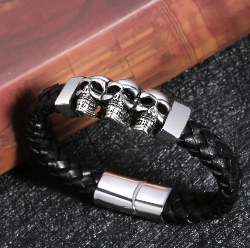 Pulsera de Cuero con Calaveras