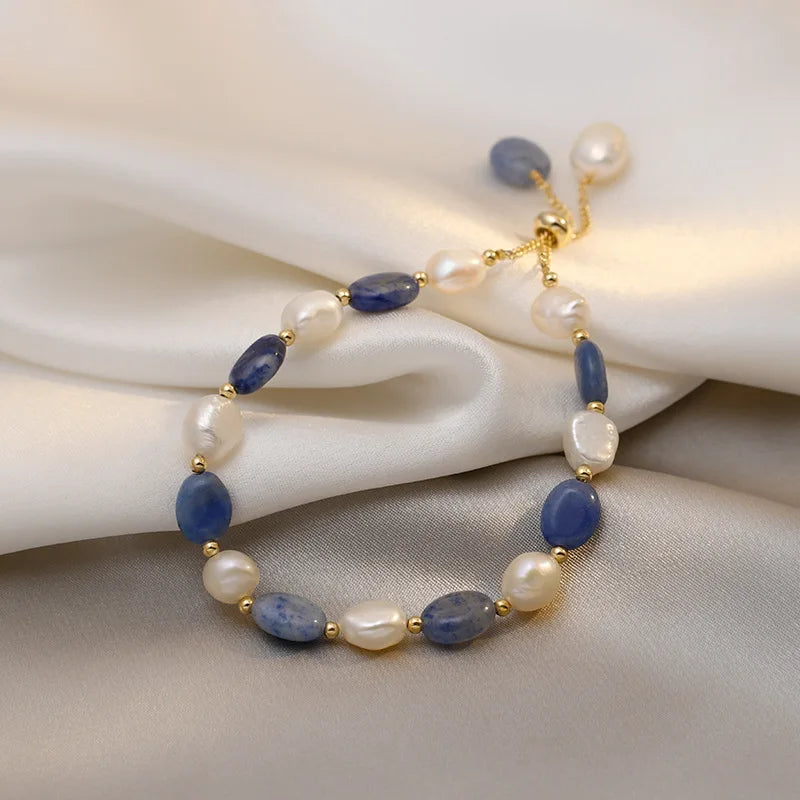 Pulsera de eslabones con perlas naturales azules y blancas