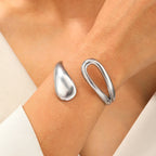 Elegante Pulsera Gourmet con Gota de Agua plata