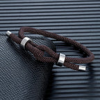 Bracelet moderne en corde tressée avec nœud