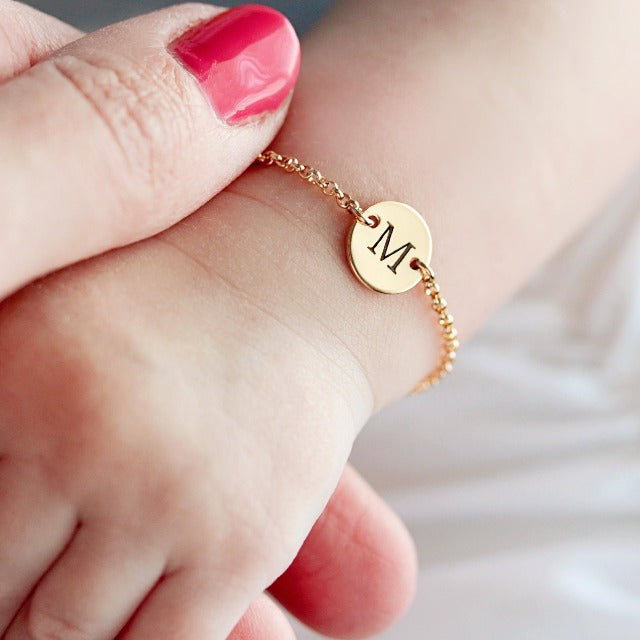 Pulsera para Bebé Personalizada con Inicial del Nombre en oro