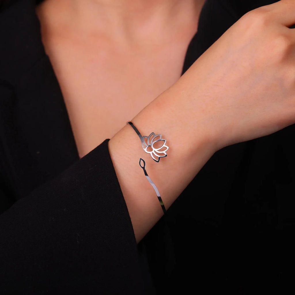 Pulsera Rígida Flor de Loto Mujer plata
