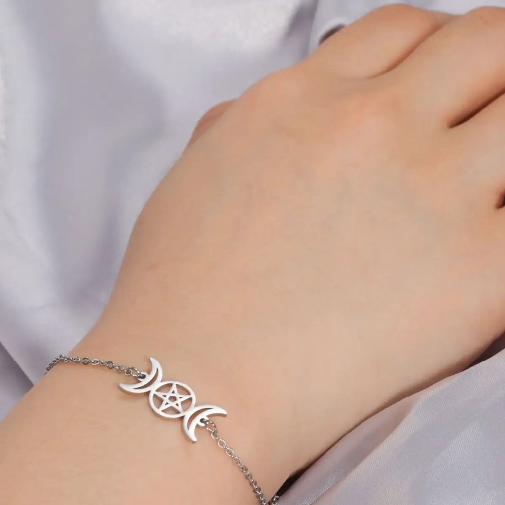 Pulsera Triple Luna Brujería Cadena Wicca plata