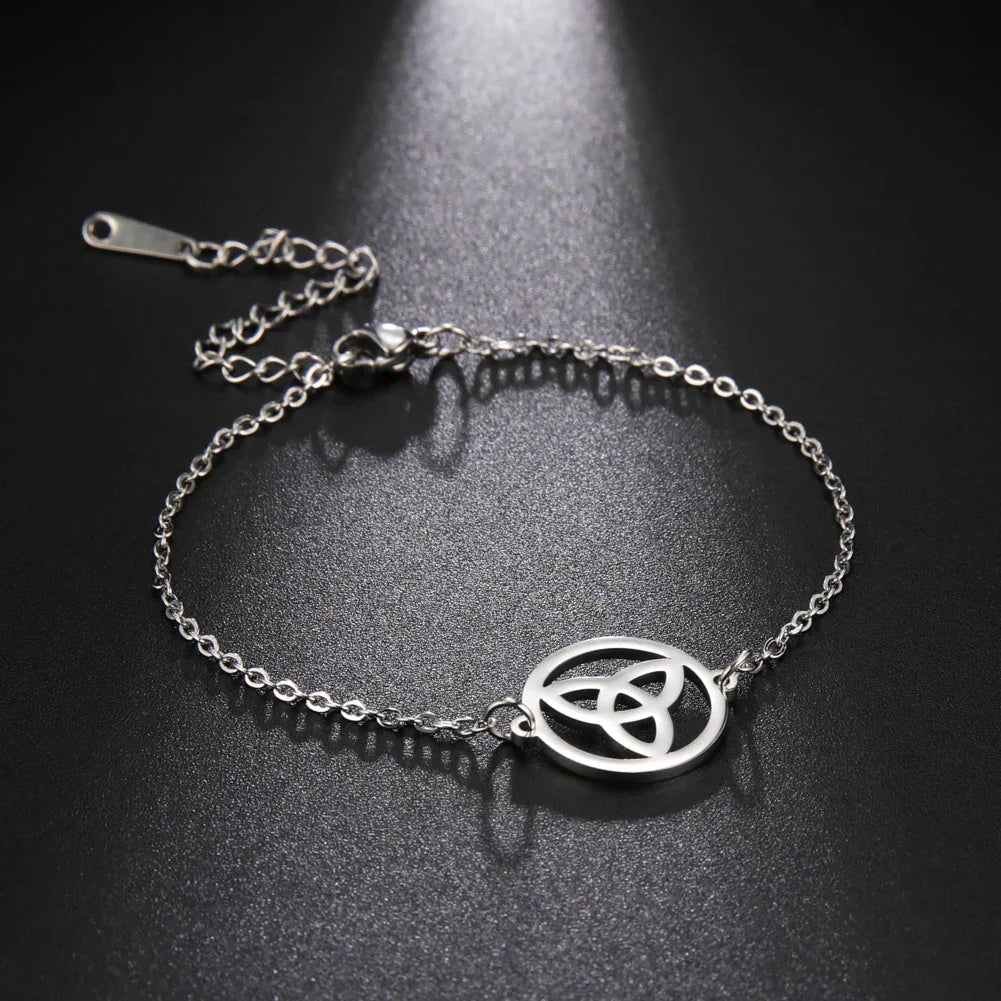 Pulsera Triquetra Nudo de la Trinidad Celta en plata