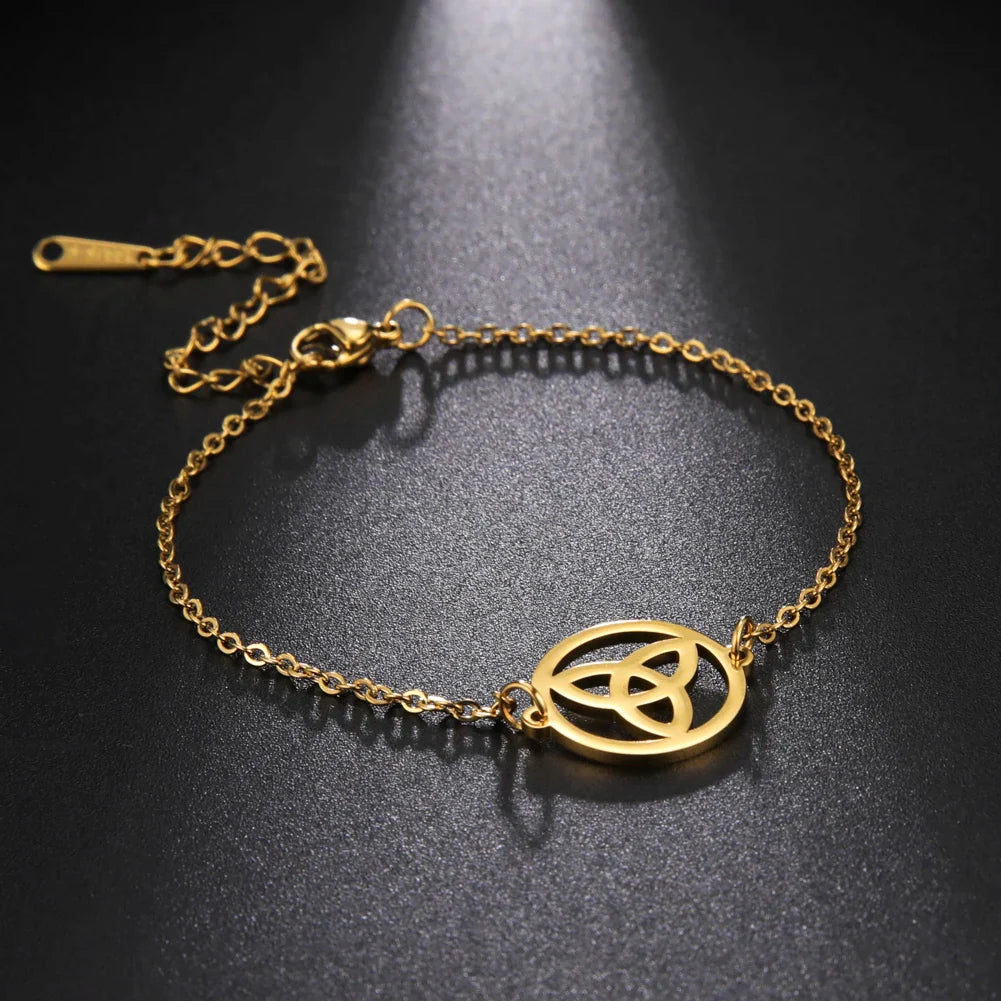 Pulsera Triquetra Nudo de la Trinidad Celta en oro
