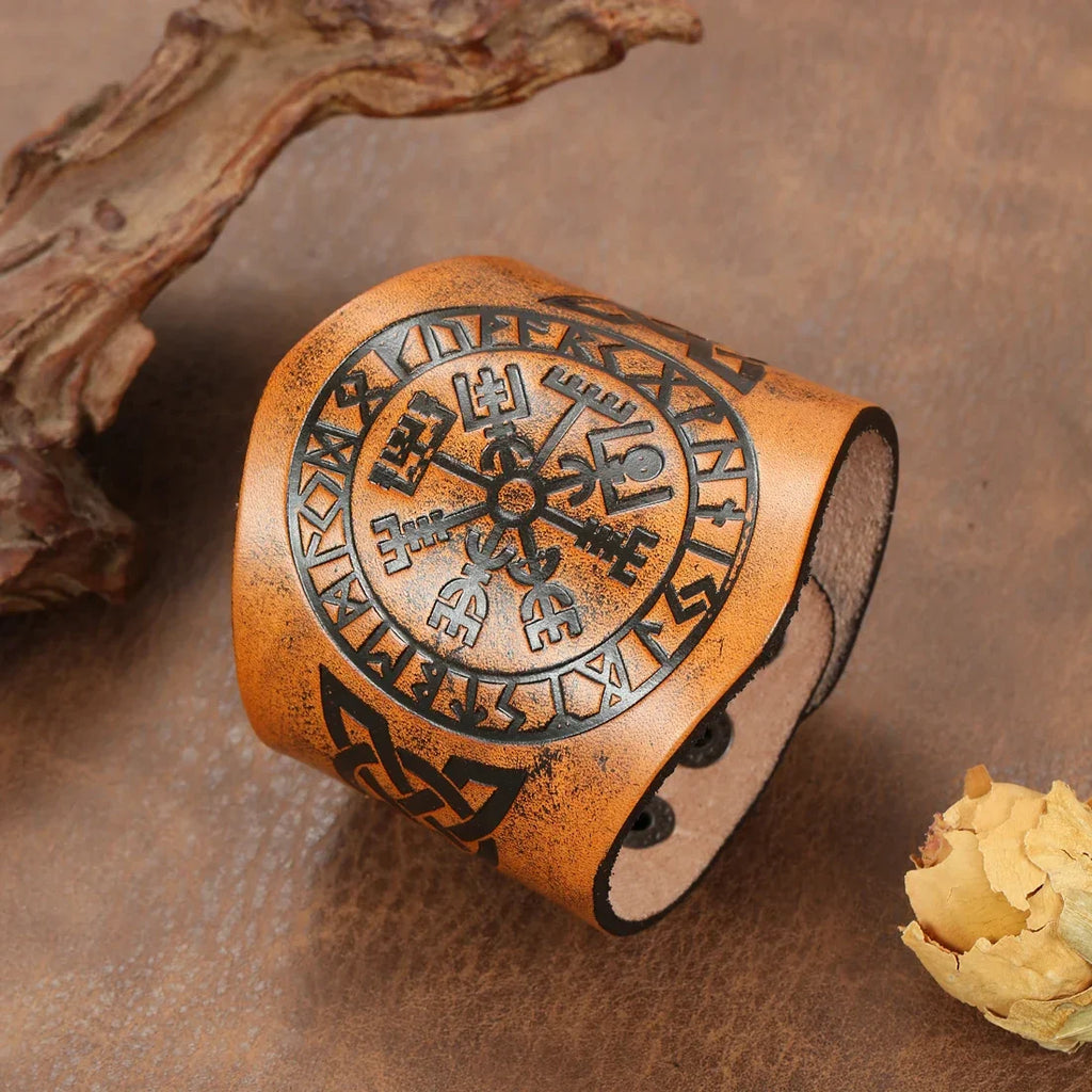 Pulsera Vikinga Vegvisir de cuero marrón