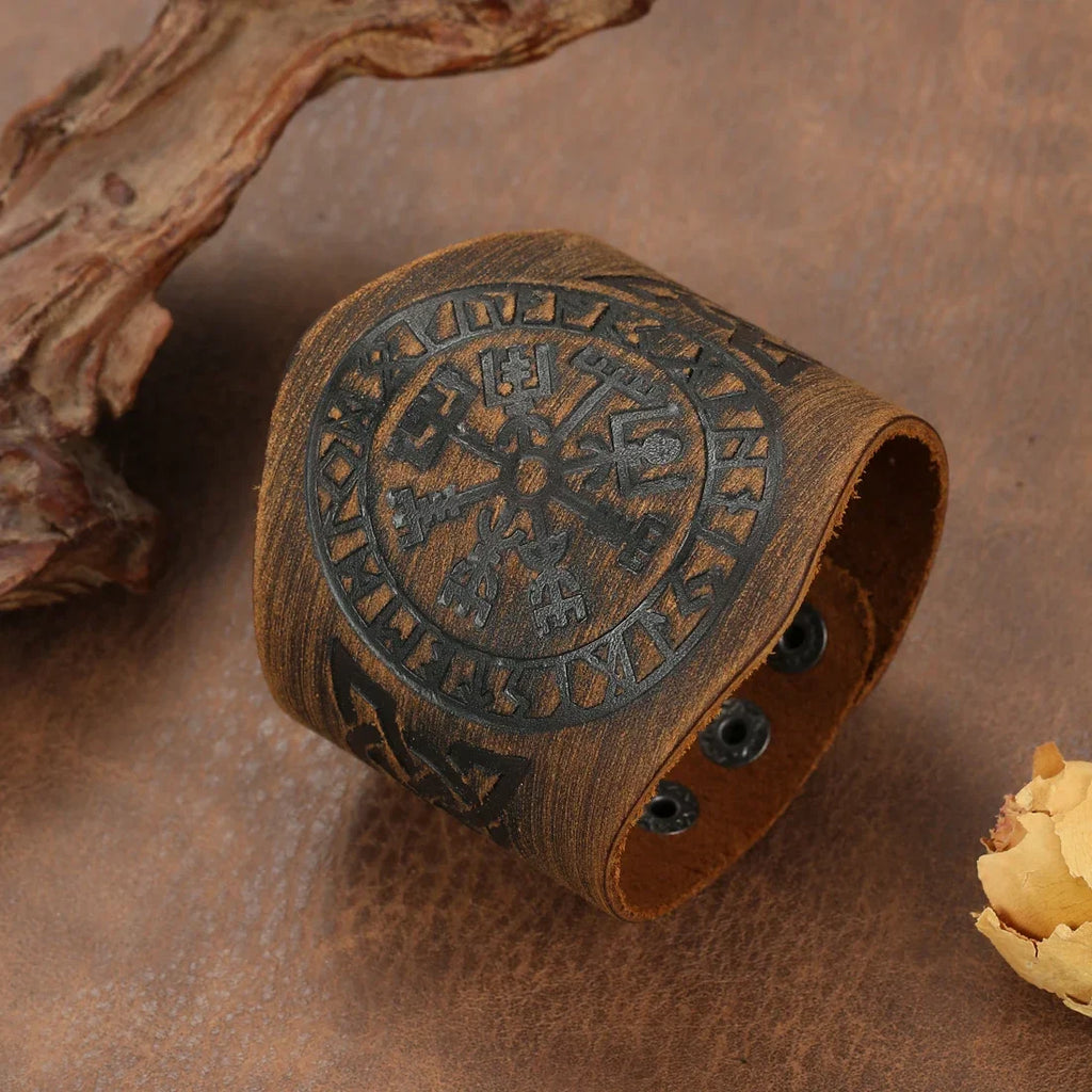 Pulsera Vikinga Vegvisir de cuero marrón oscuro