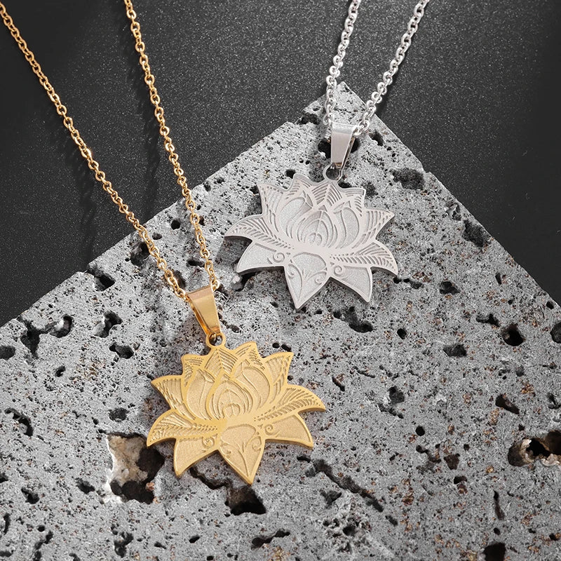 Cadena y Medallón Flor de Loto