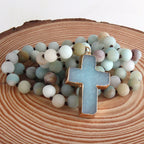 Collar con crucifijo de rosario en piedras naturales verde