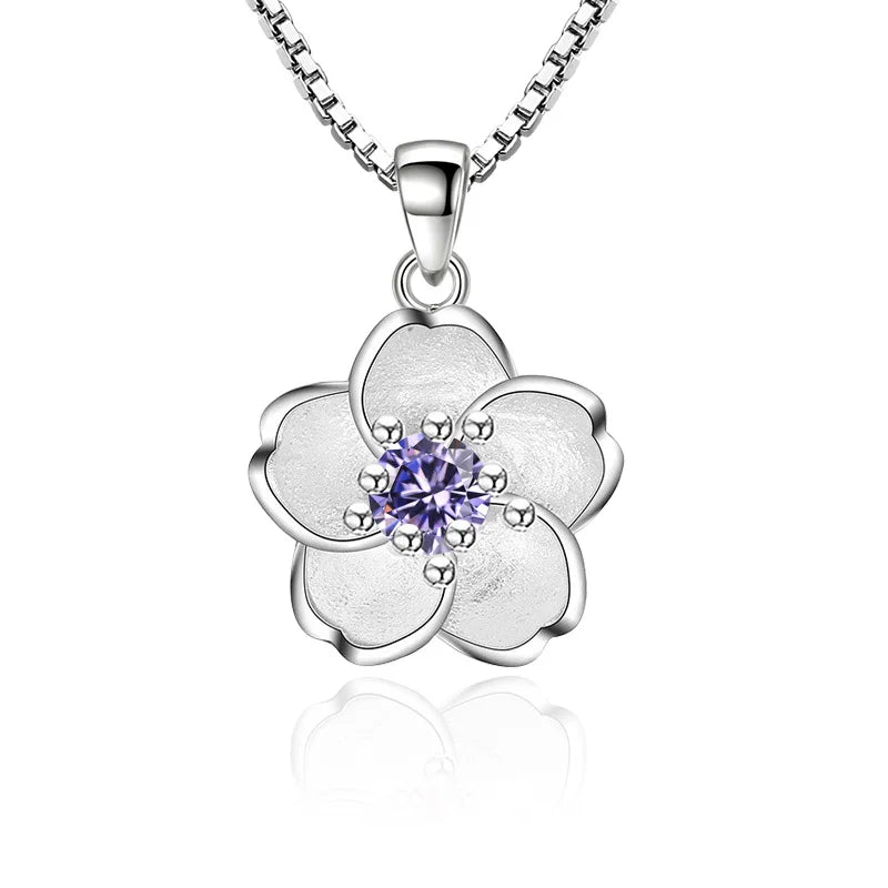 Collar con colgante de flor para mujer violeta