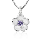 Collar con colgante de flor para mujer violeta