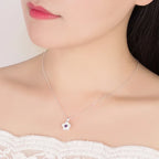 Collar con colgante de flor fina para mujer violeta