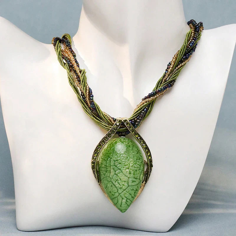 Collar con Gran Colgante de Estilo Étnico verde