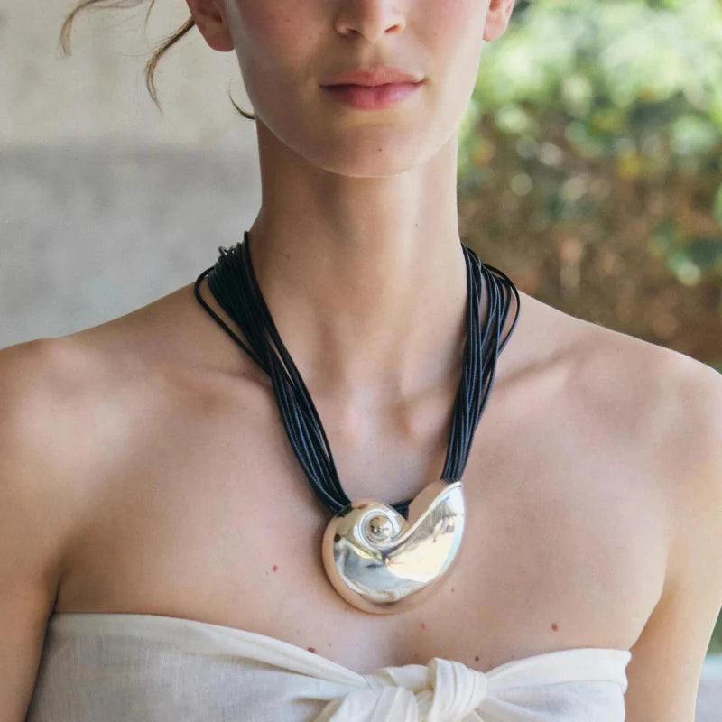 Collar con Gran Colgante de Concha Caracol plata