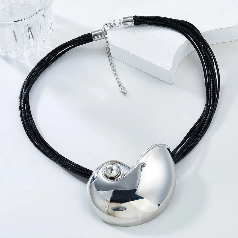 Collar con Gran Colgante de Concha Caracol plata