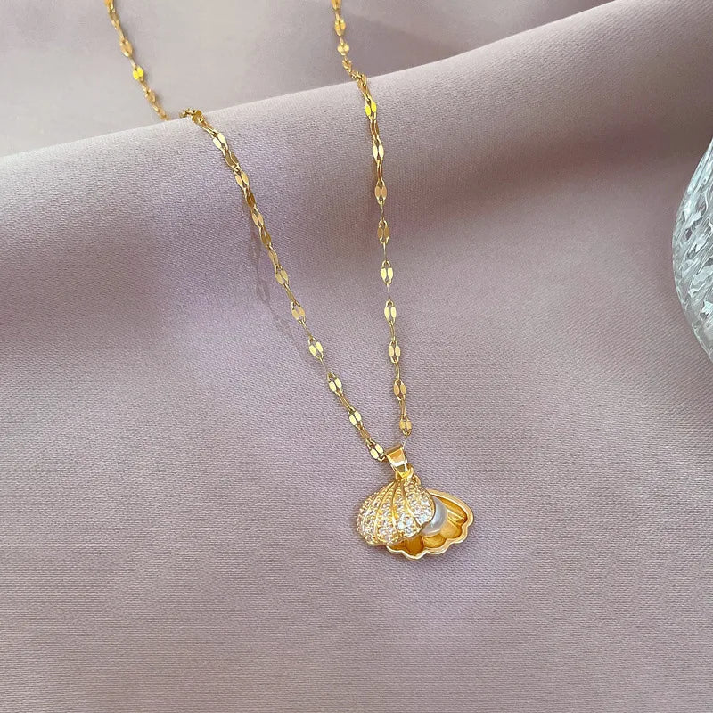 Collar Colgante Concha Vieira con Strass y Perla