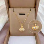 Collar Colgante Concha Vieira con Strass y Perla