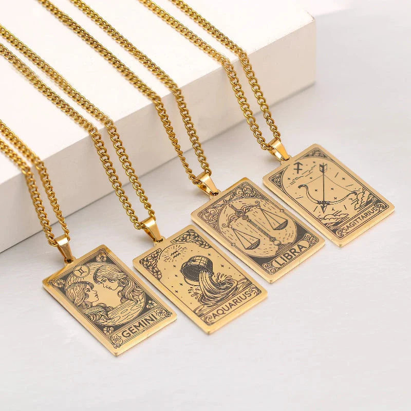 Collar con bonito colgante del signo zodiacal astrológico