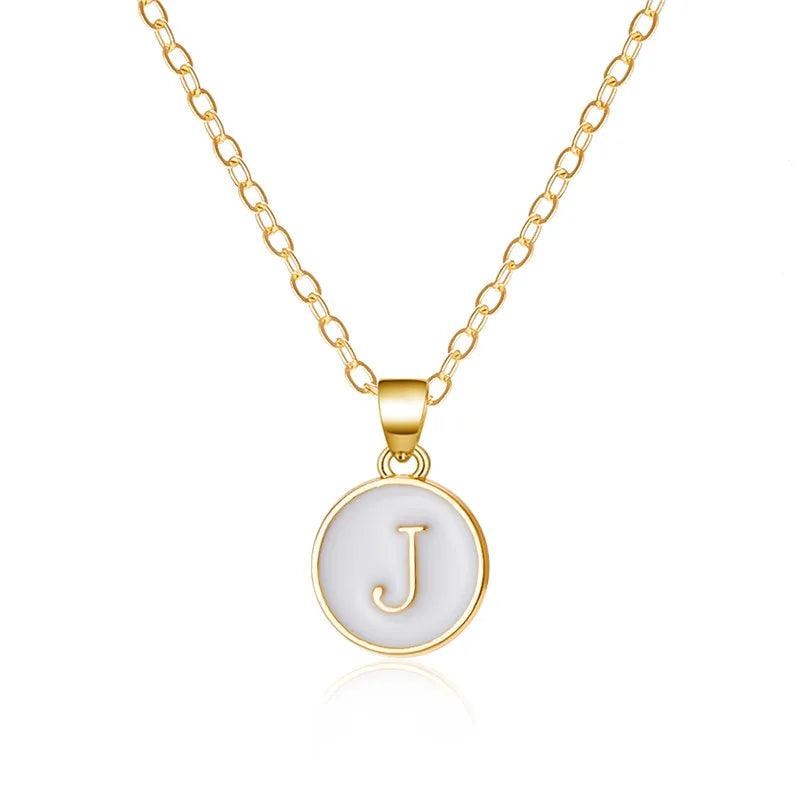 Collier avec pendentif blanc initiale - lettre