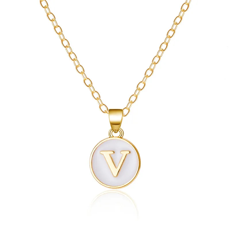 Collier avec pendentif blanc initiale - lettre