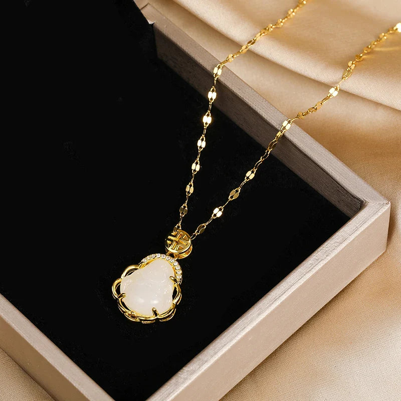 Collar con Colgante Buda blanco