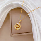 Collar con Colgante Brújula con Circón Rosa de los Vientos