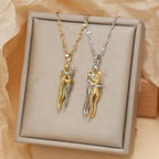 Collar con Colgante Abrazo de Amor