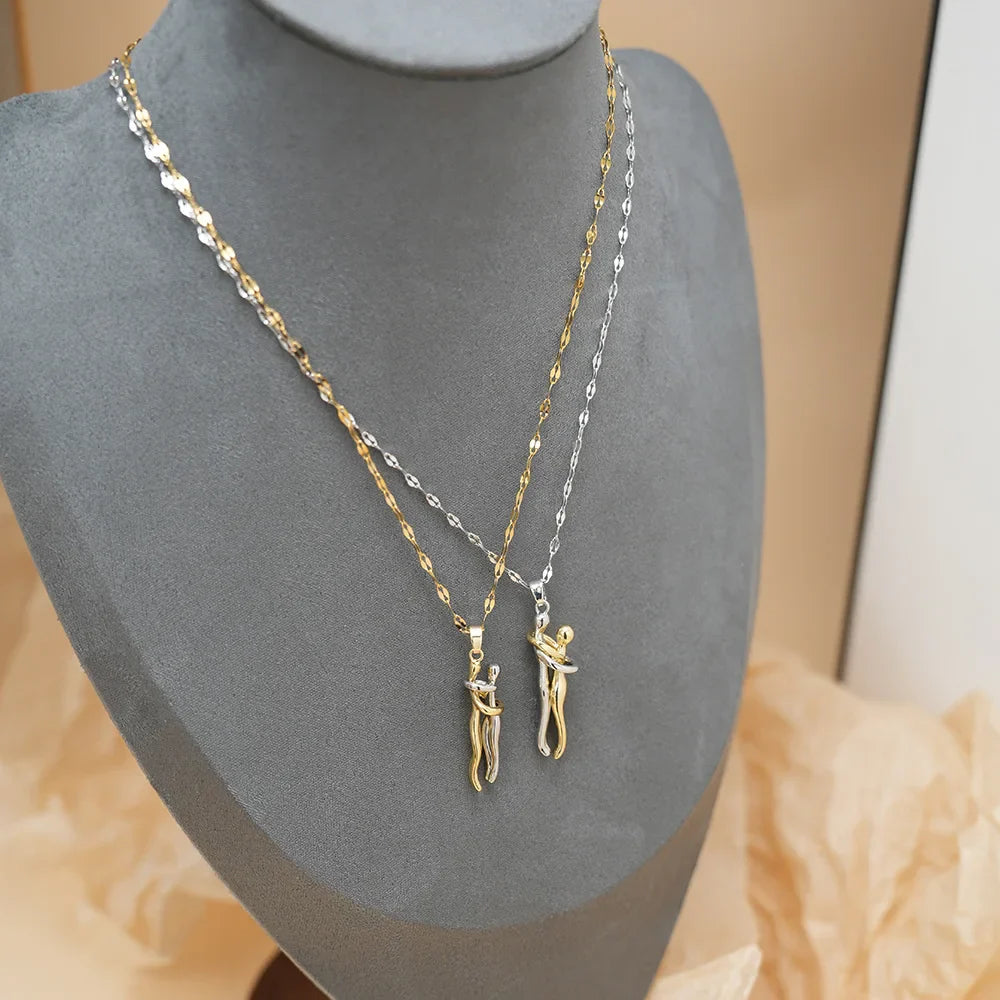Collar con Colgante Abrazo de Amor