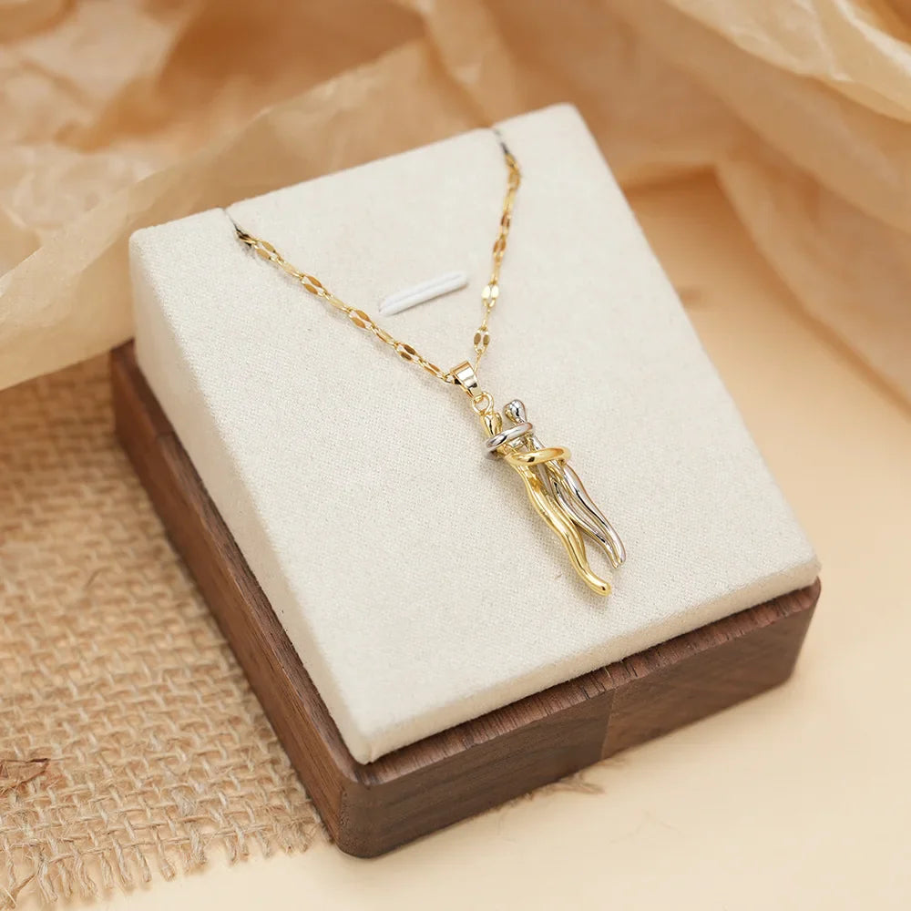 Collar con Colgante Abrazo de Amor para hombre en oro