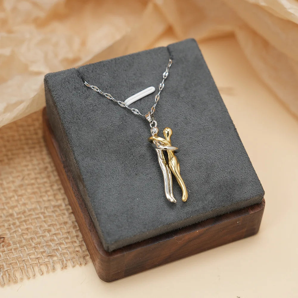 Collar con Colgante Abrazo de Amor para hombre en plata