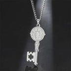 Collier avec pendentif clef catholique