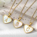 Collier avec pendentif coeur blanc initiale - lettre