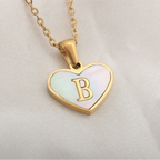Collier avec pendentif coeur blanc initiale - lettre