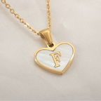 Collier avec pendentif coeur blanc initiale - lettre