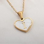 Collier avec pendentif coeur blanc initiale - lettre