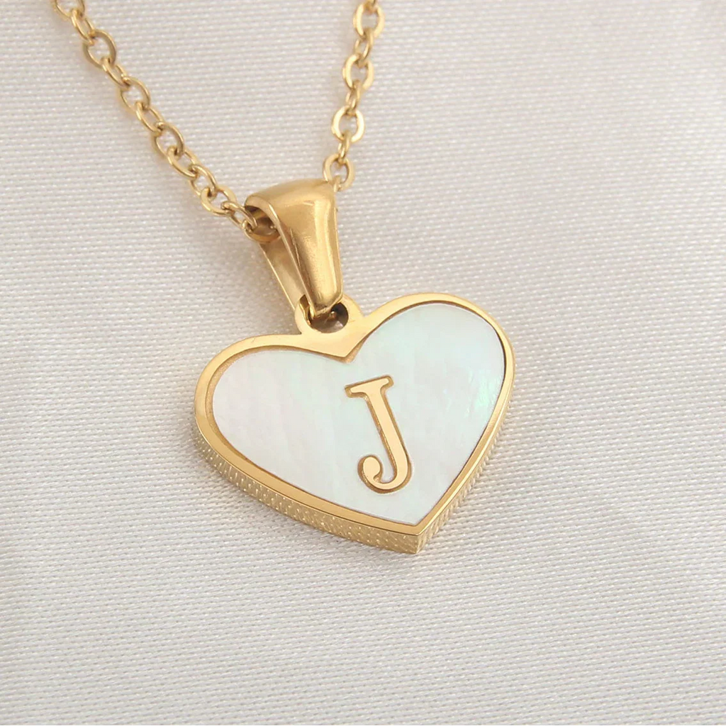 Collier avec pendentif coeur blanc initiale - lettre