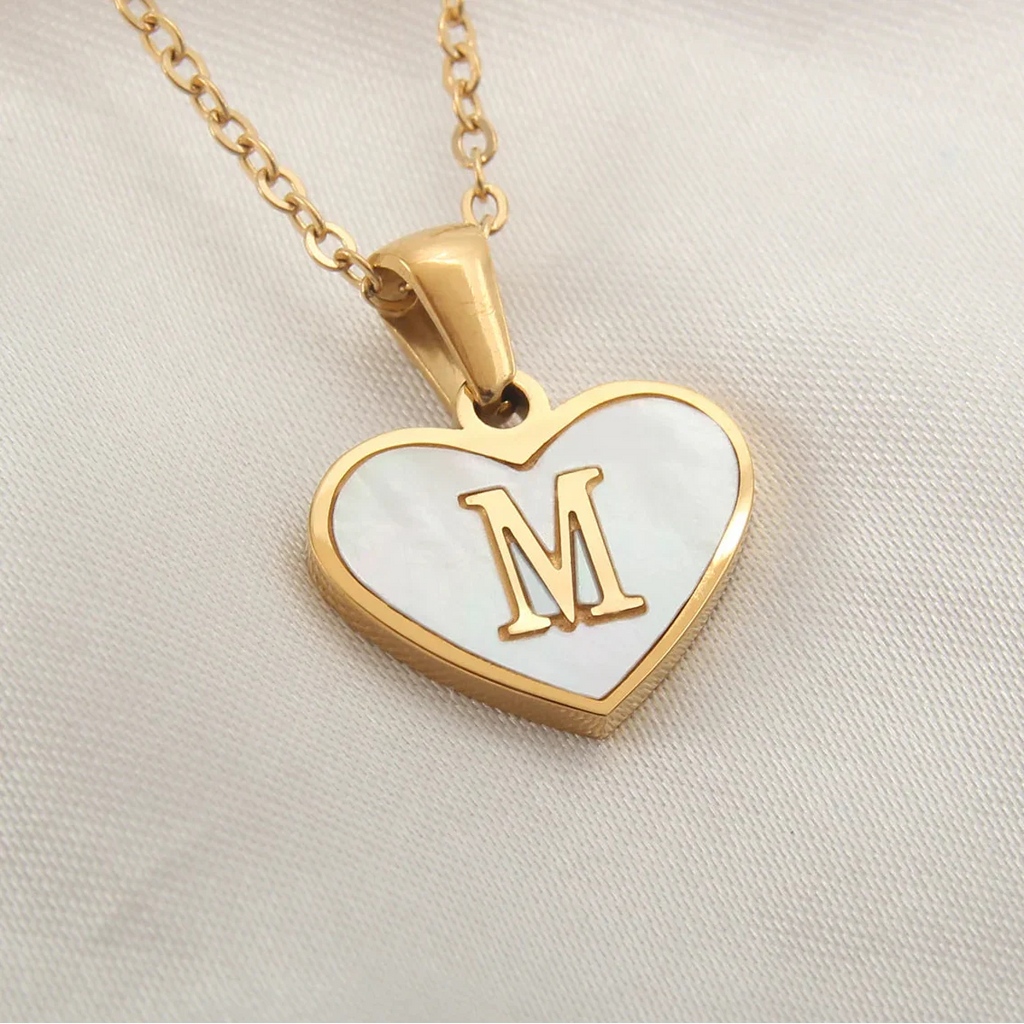 Collier avec pendentif coeur blanc initiale - lettre