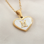 Collier avec pendentif coeur blanc initiale - lettre