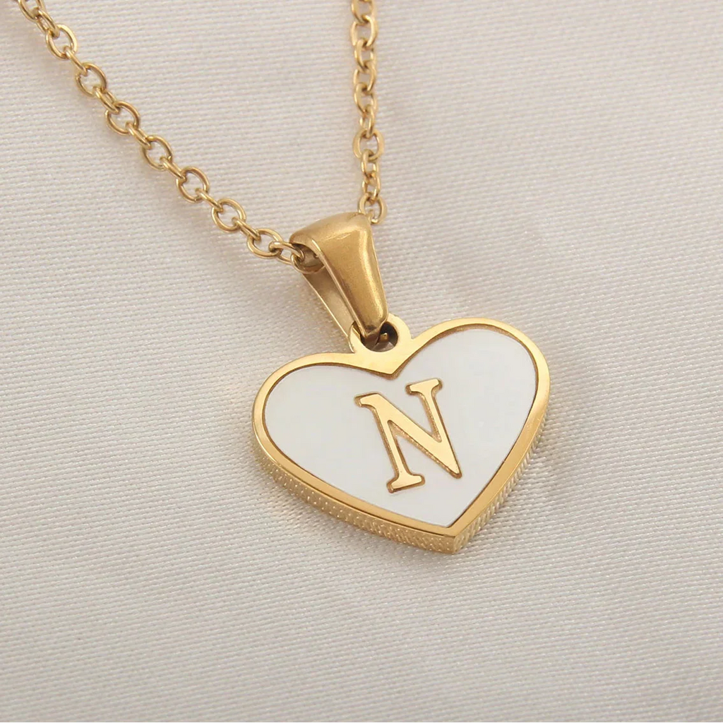 Collier avec pendentif coeur blanc initiale - lettre